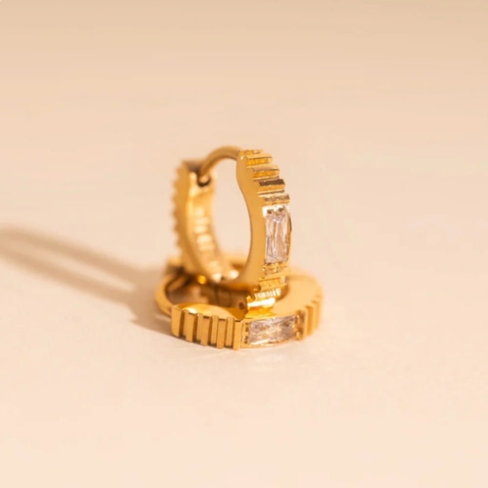 NWT Oh Clementine Crystal Textured Tiny Huggie Hoop Earrings 18k Gold